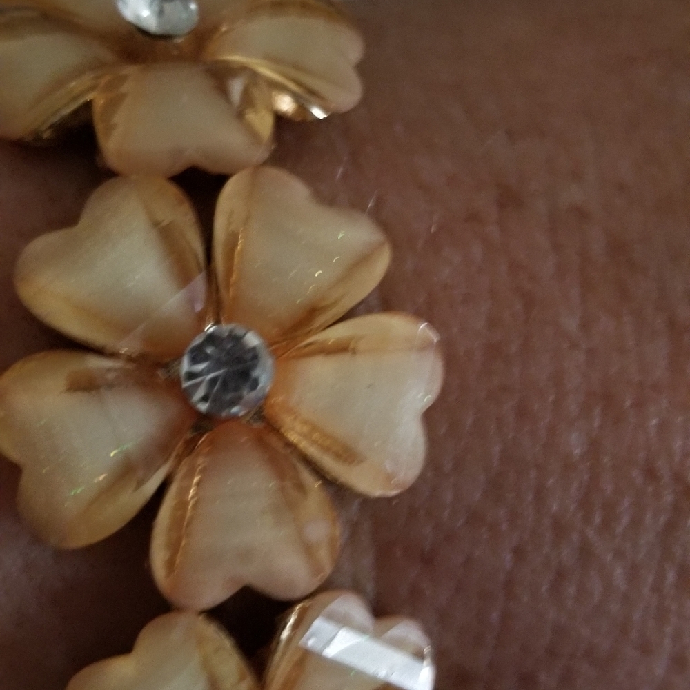 Citrine Color Flower Bracelet stretch